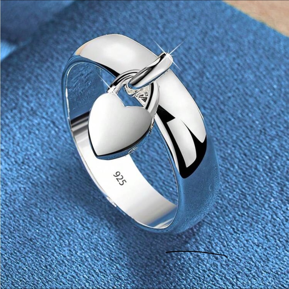 Elegant Silver Heart Charm Ring